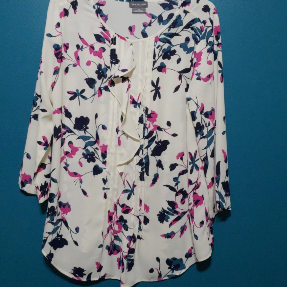 Medium size long sleeve Shirt.